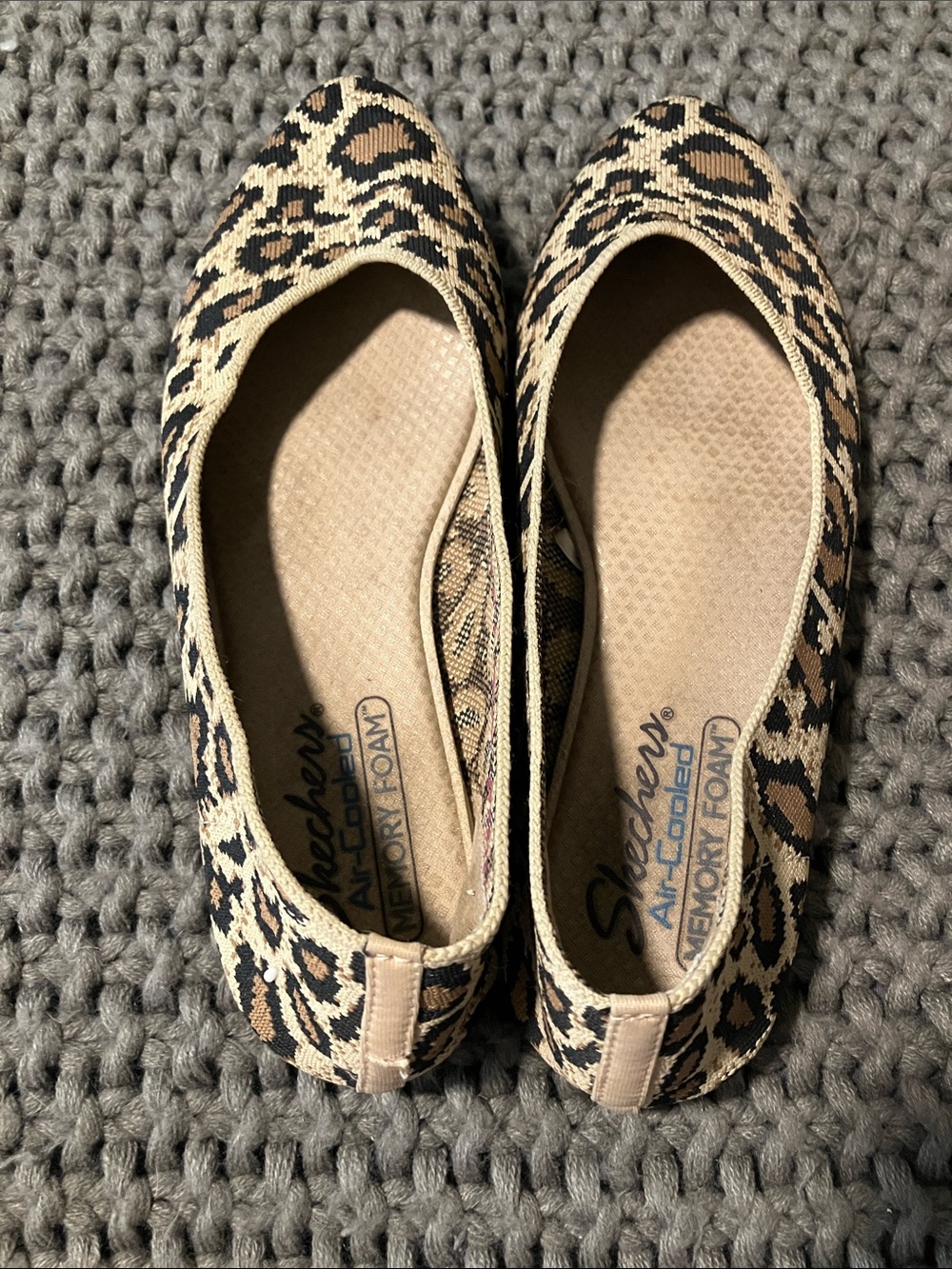 Skechers Cleo Claw-Some ballet flats in a leopard print Size 8